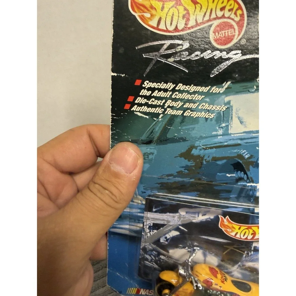 Hot Wheels 1999 Nascar Scorchin Scooter #4 Bobby Hamilton Kodak Max